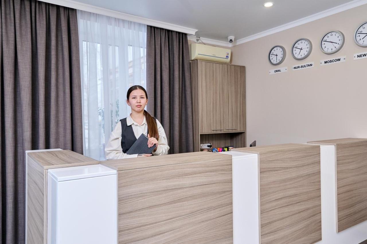 Victoria Hotel Uralsk Exterior photo